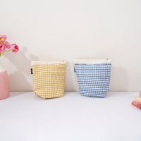 Gambar Ataru Pouch Checkered - Biru