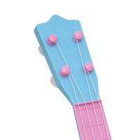 Gambar Peppa Pig Acoustic Guitar 138358121