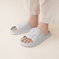 Gambar Ataru Ukuran 40/41 Sandal Rumah Checkered - Abu-abu