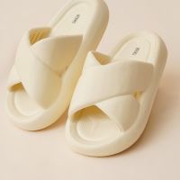 Gambar Ataru Ukuran 36/37 Sandal Wanita Slipper X Strap Puffy - Krem