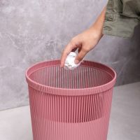 Gambar Stora 12 Ltr Tempat Sampah Hollow Stripe - Pink