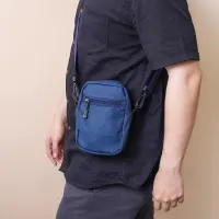 ataru-tas-selempang-pria---biru-navy