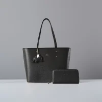 chrisbella-thys-tas-bahu-dengan-charm---hitam