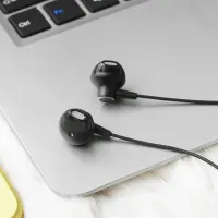 ataru-earphone-metallic---hitam