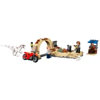 lego-jurassic-world-atrociraptor-dinosaur-bike-chase-76945