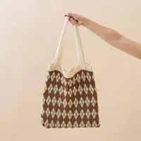 ataru-tote-bag-rajut-pattern-1---putih/cokelat