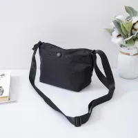 ataru-ukuran-small-tas-selempang-nylon---hitam