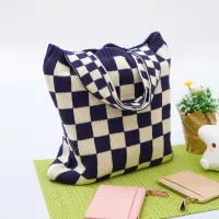 ataru-tote-bag-rajut-checkered---putih/biru-navy