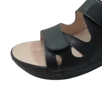 dr.kong-ukuran-38-sandal-wanita-kasual-s8000395e3---hitam