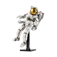 lego-creator-3-in-1-space-astronaut-31152