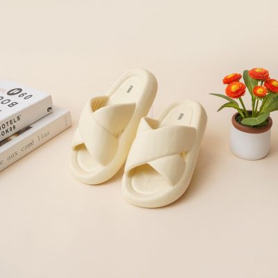 Gambar Ataru Ukuran 36/37 Sandal Wanita Slipper X Strap Puffy - Krem