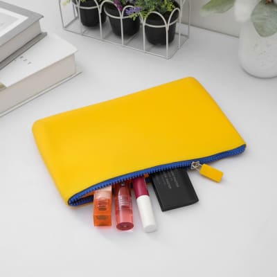 Gambar Ataru 25.5 Cm Pouch Silikon - Kuning