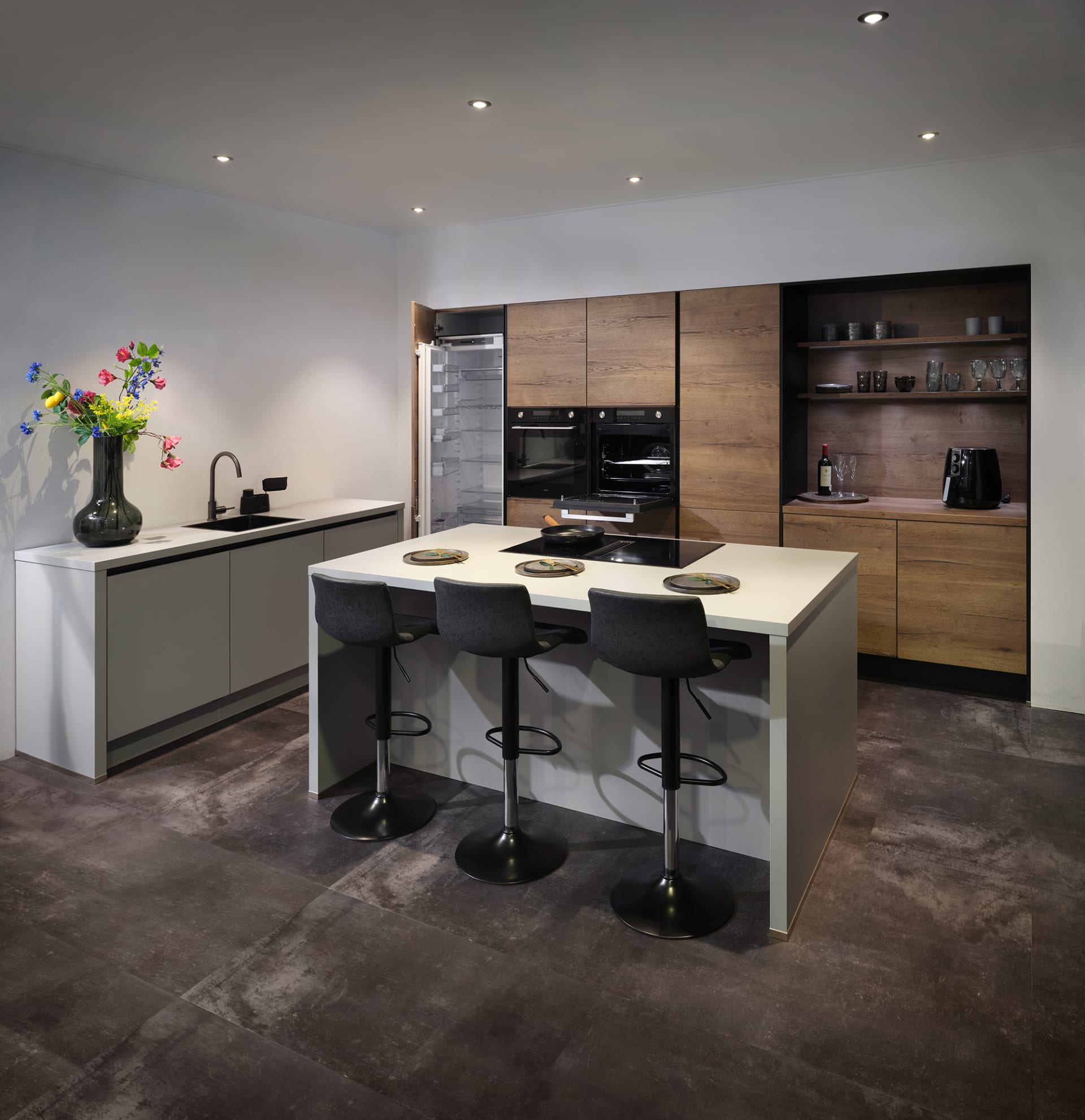 Kitchen4All-Genemuiden-Dronten-26-10-2311752-hoofdbeeld-Koelkast-oven-open_ced6e1