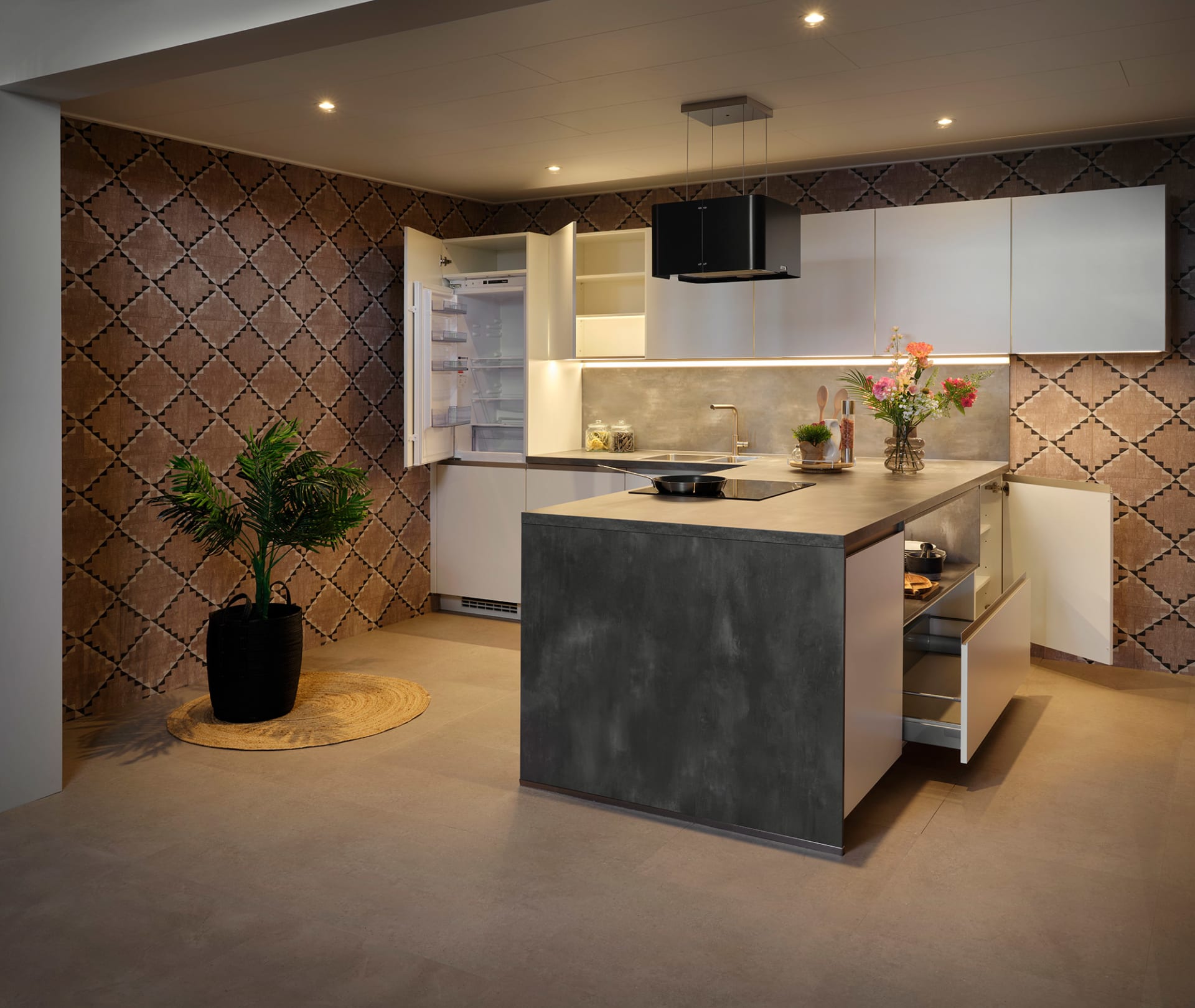Kitchen4all-leeuwarden0156-hoofdbeeld-Laser-White-kastjes-open_sflt7w