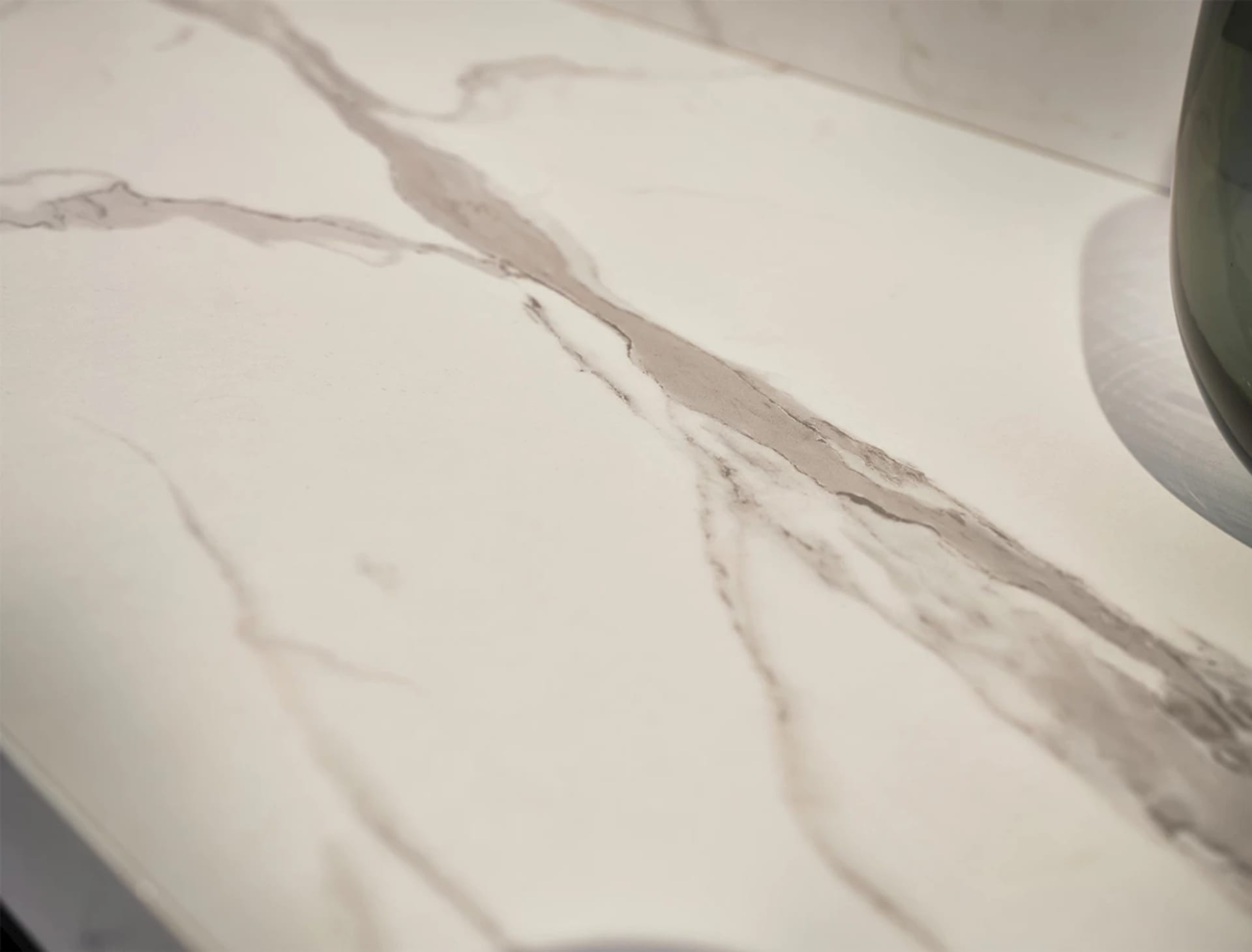 Keuken met taupe werkblad