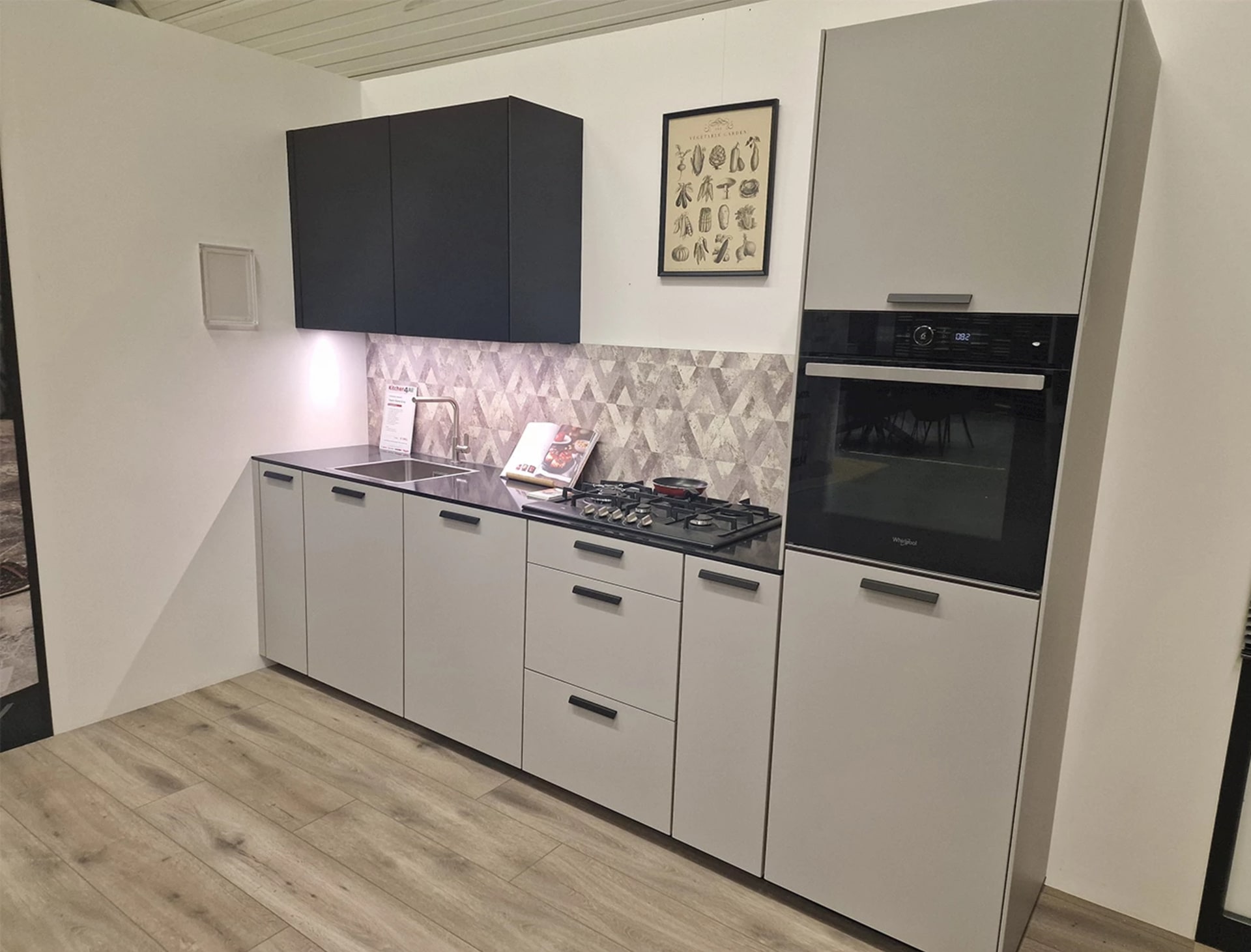 Complete rechte keuken in steengrijs