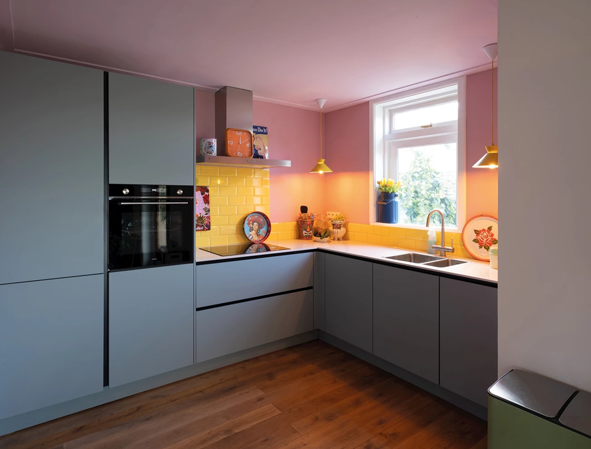 Kleuren in een gezellige keuken