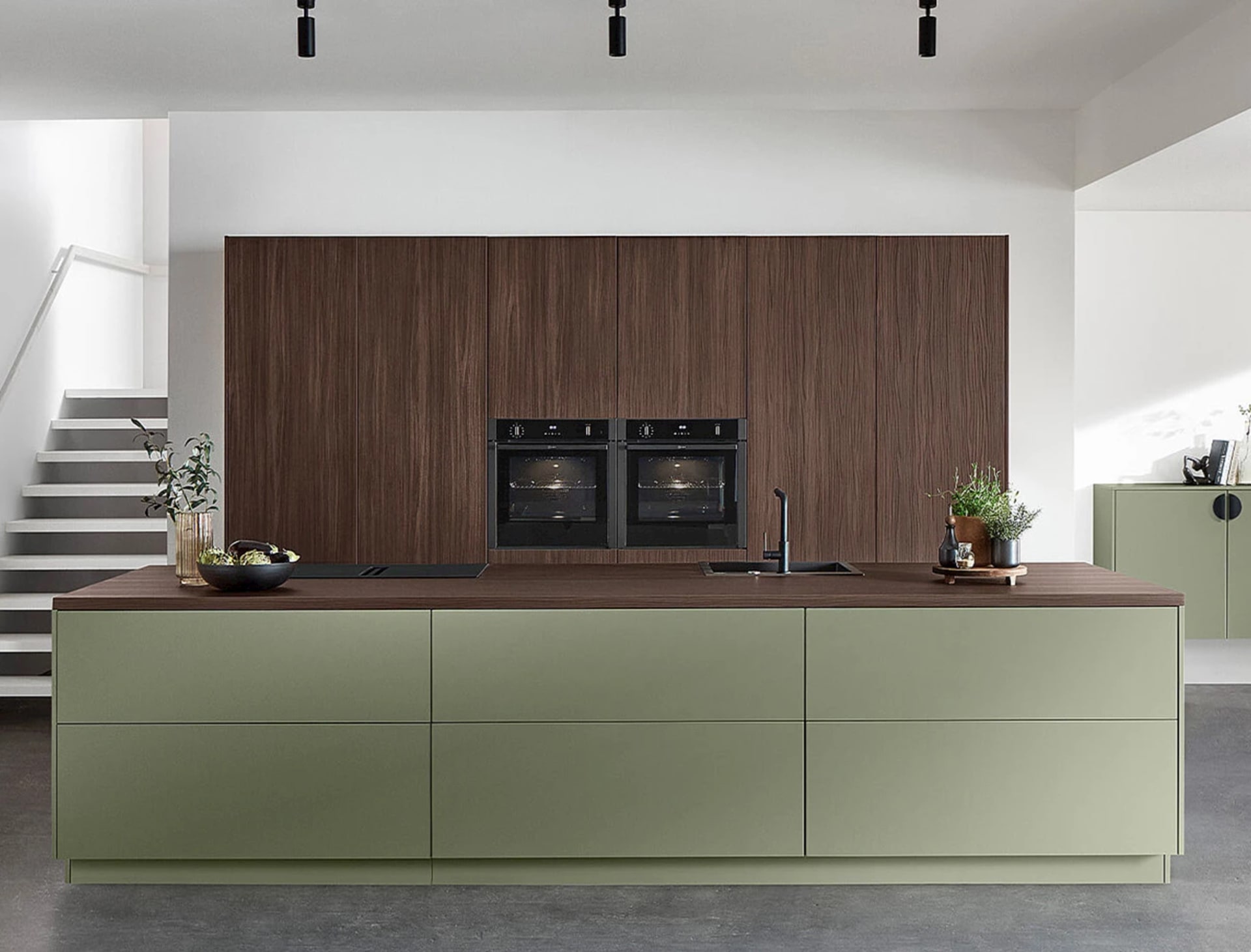 Groene strakke landelijke keuken