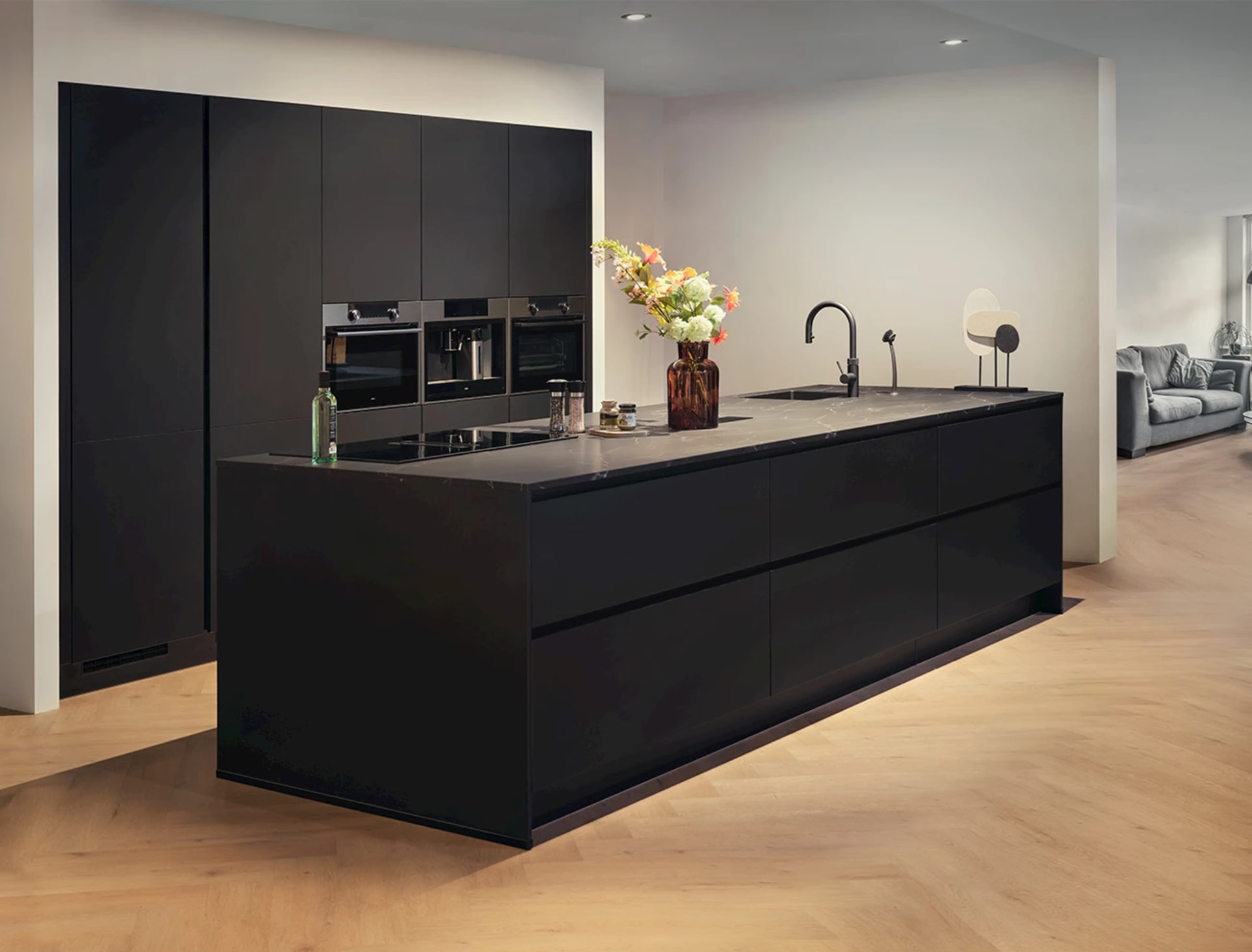 Moderne hoekkeuken met matte fronten