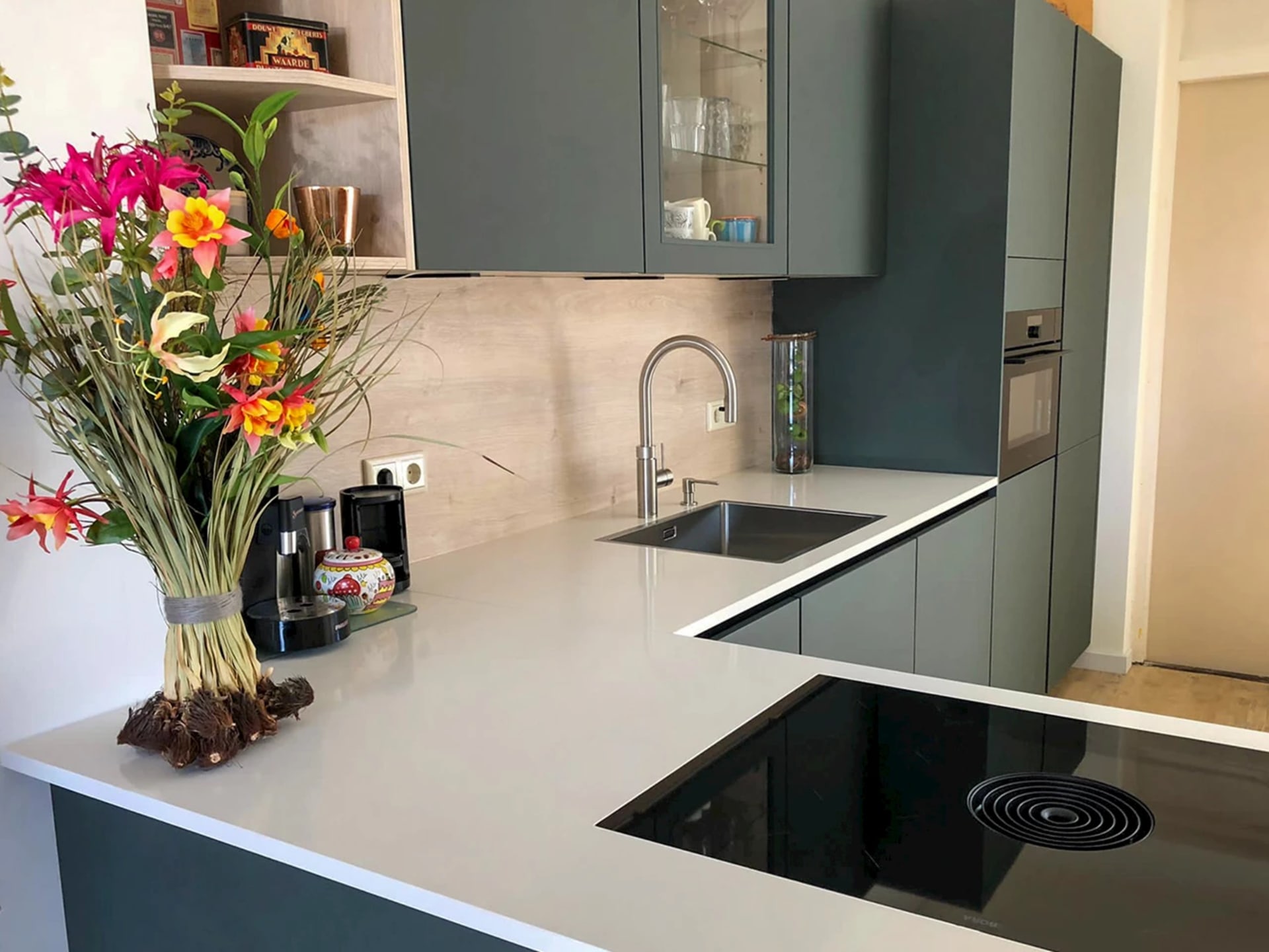 Moderne keuken in een kleurrijk jasje