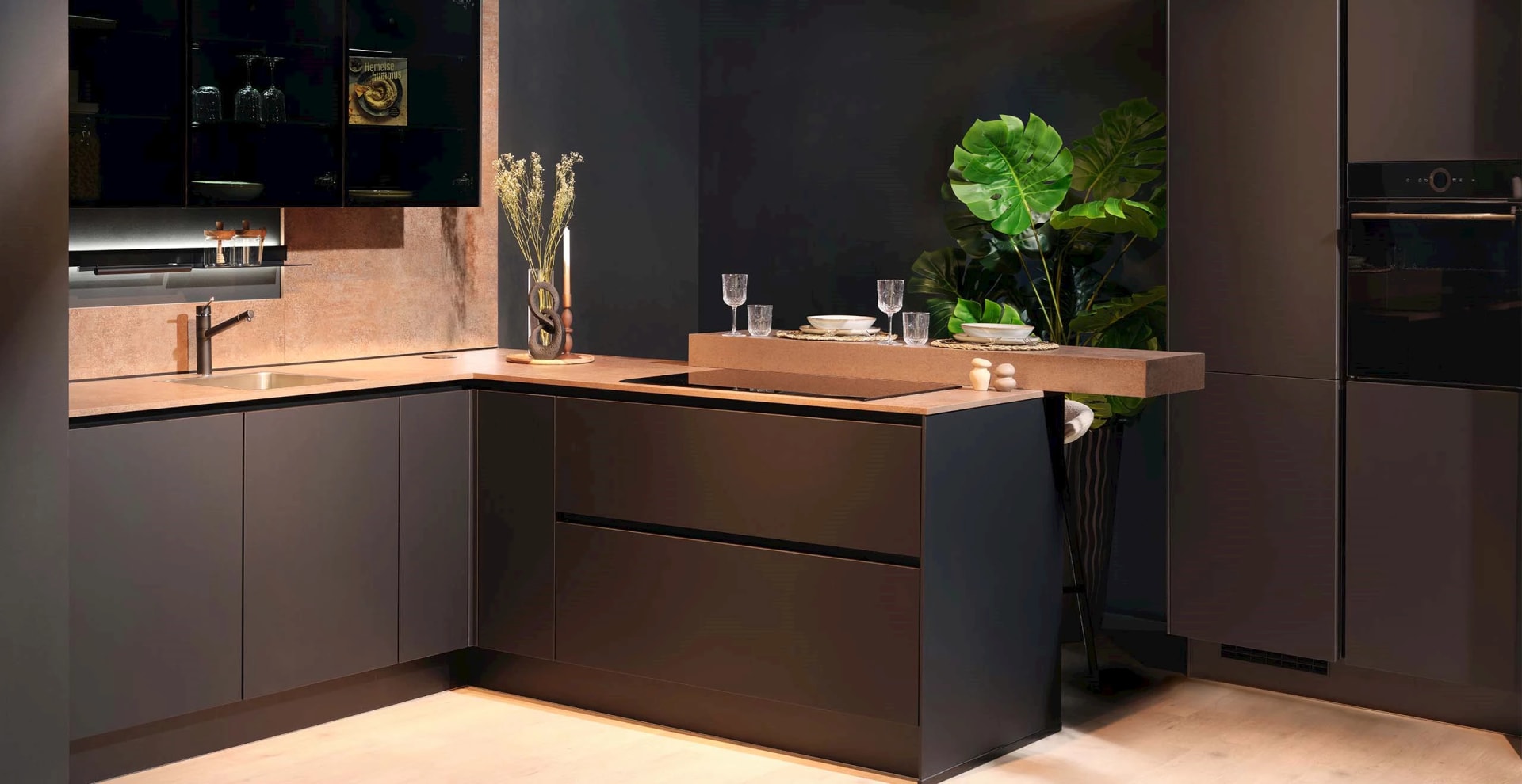 L-keuken met keukenbar