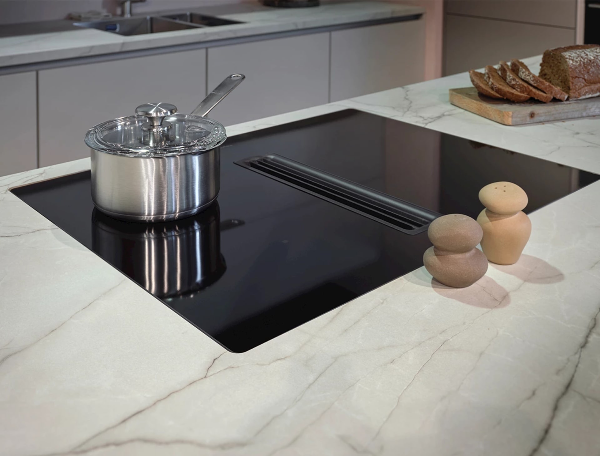 Inductiekookplaat schoonmaken