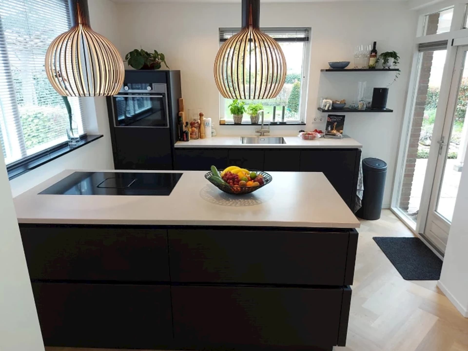 Parallel keuken met raam