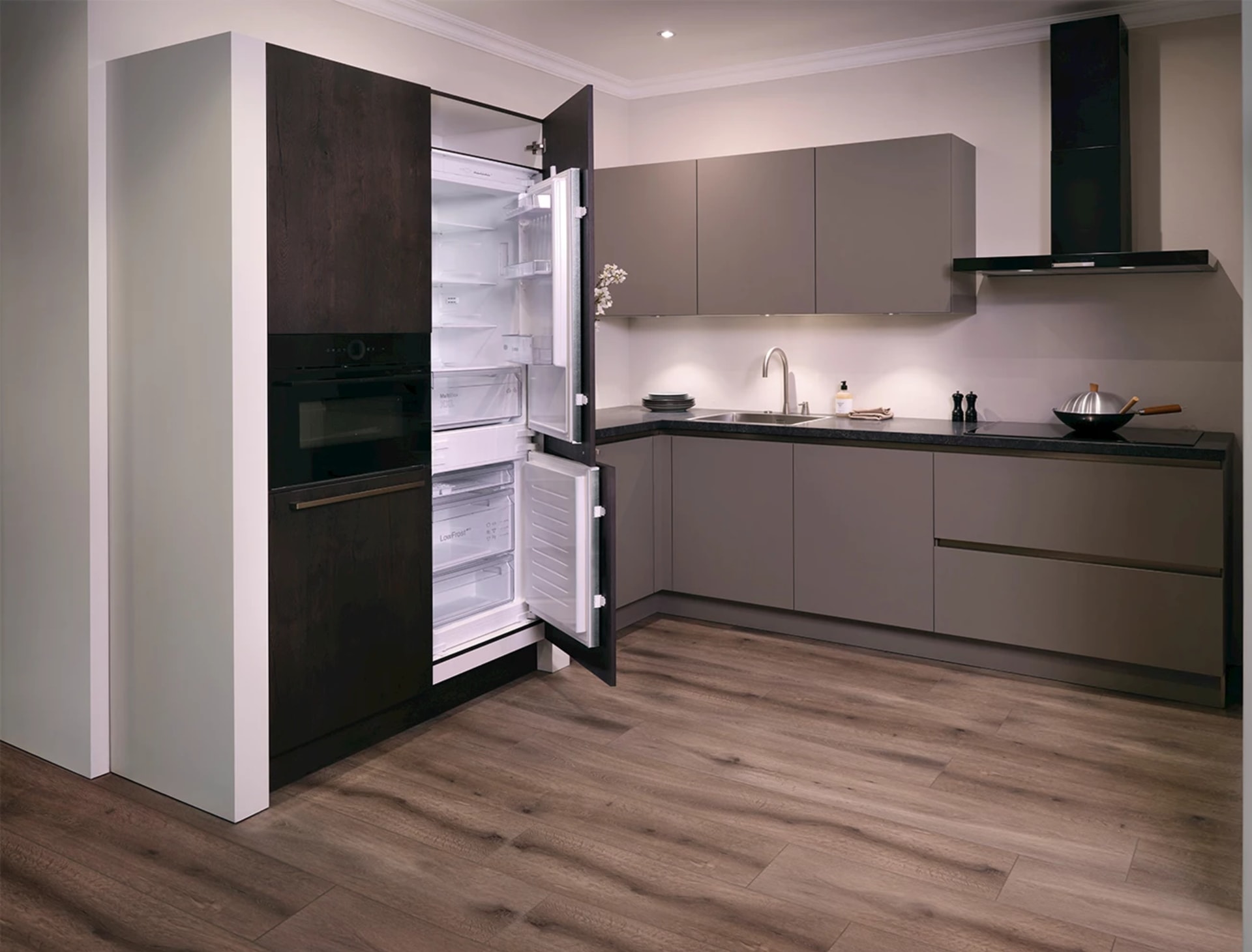 Smalle koel-vriescombinatie