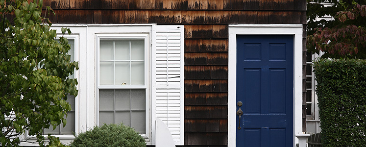 How to Choose the Right Color for Your Door