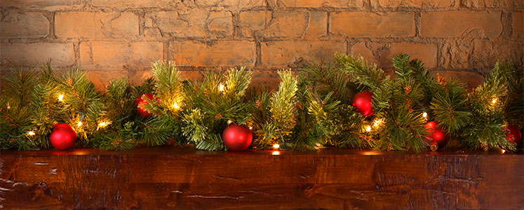 Decorating Your Mantel for the Holidays