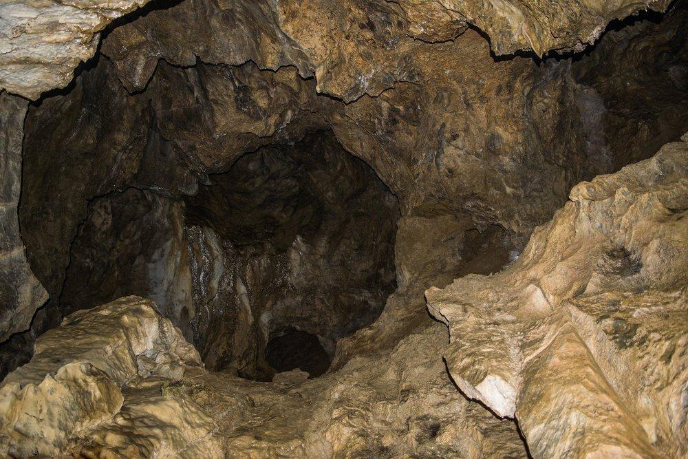 Features inside US Forest Service El Capitan Cave tour