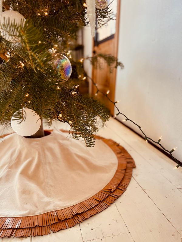 Pinecone Christmas Tree Skirt