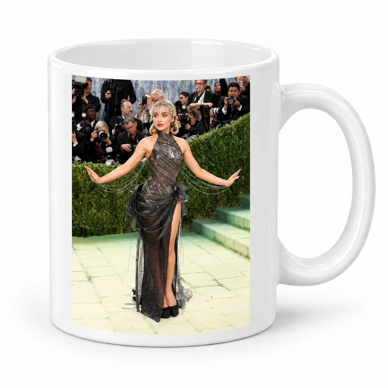 Taza Sabrina Carpenter Modelo 2