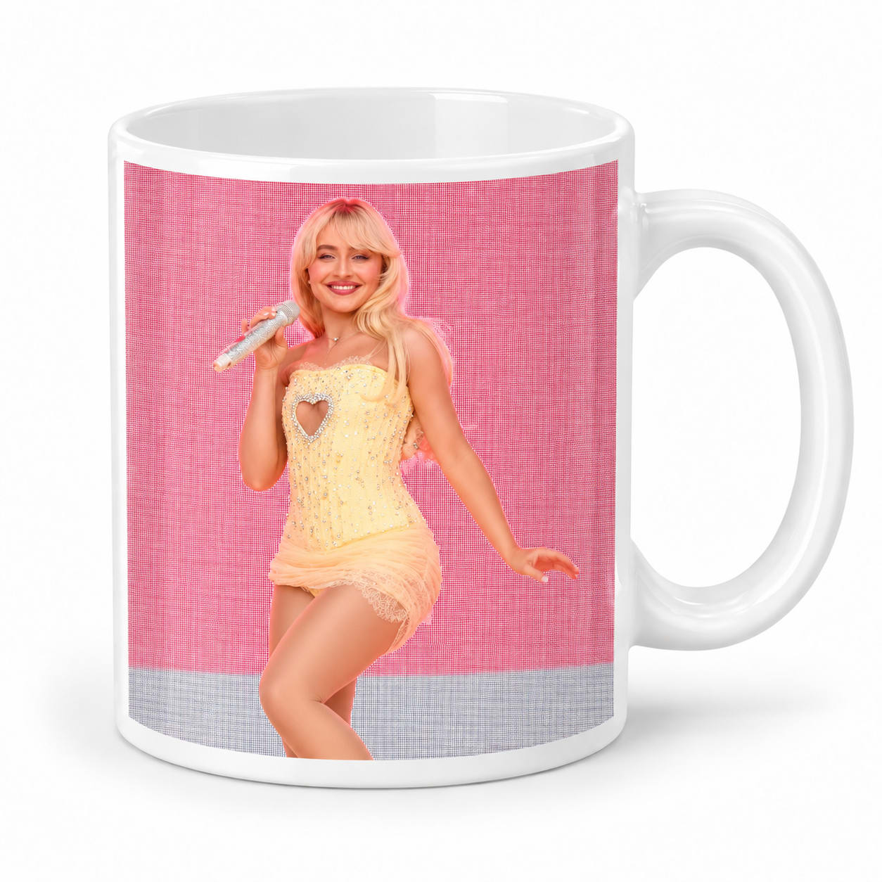 Taza Sabrina Carpenter Modelo 3