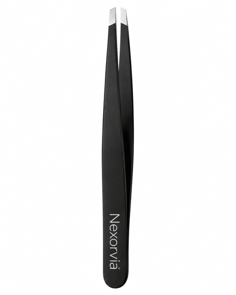 Slant Tip Eyebrow Tweezer