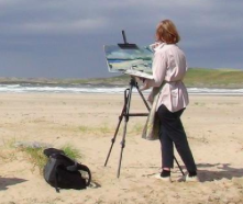 Sarah Muir Poland painting on the beach Sarah Muir Poland painting on the beach