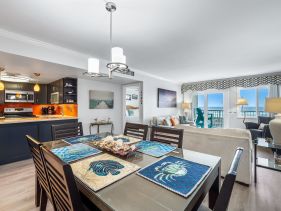 Holiday Surf and Racquet Unit 320