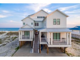 'Veranda' Upscale, Private Gulf Front Beach