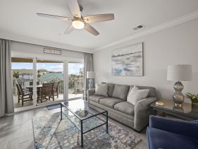 Oceanview 4th Floor Condo in Maravilla