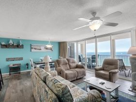 Long Beach T4-1103 2 Bedrm w/ beach chairs
