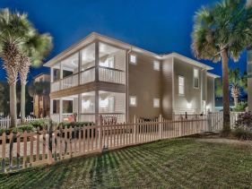 Gorgeous 6 Bed,Pool,Beach Service &Golf Cart