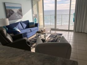 Long Beach T4-1102 1 Bedrm w/Beach chairs