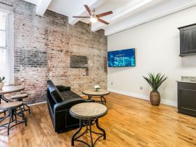 Gorgeous 1bd condo steps from French Quarter
