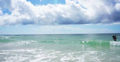 Welcome to OZ Island Retreat! Where the OCEAN Meets the BAY & You're HAPPY all Day!