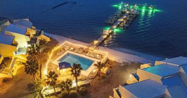 Beautiful Boat Dock & Pool at Night!
