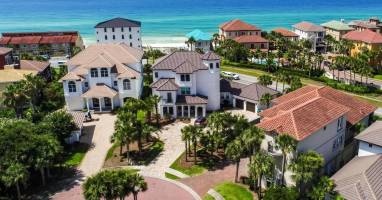 Private home in the iconic Destiny East — a gated, gulfside community in Destin