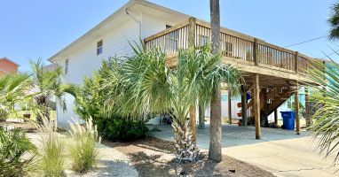 Only 5 Doors from the Beach 