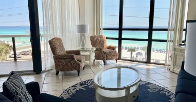 Panoramic Views! Watch dolphins from your living room!