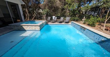 Amazing salt-water pool &amp; spa