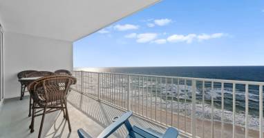 4 Lighthouse 1709 Balcony